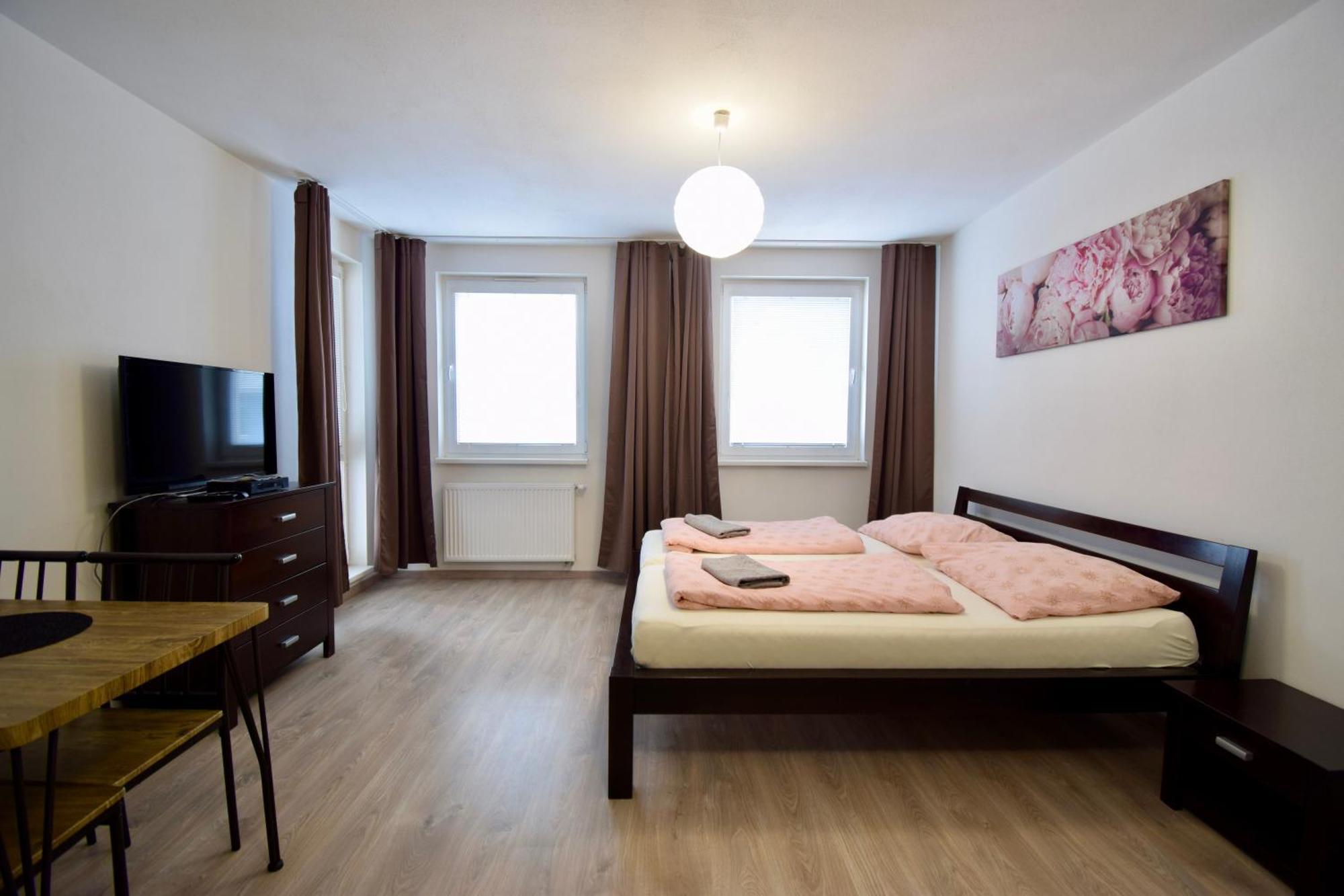 Apartman Zlatovska 22B Тренчин Екстер'єр фото