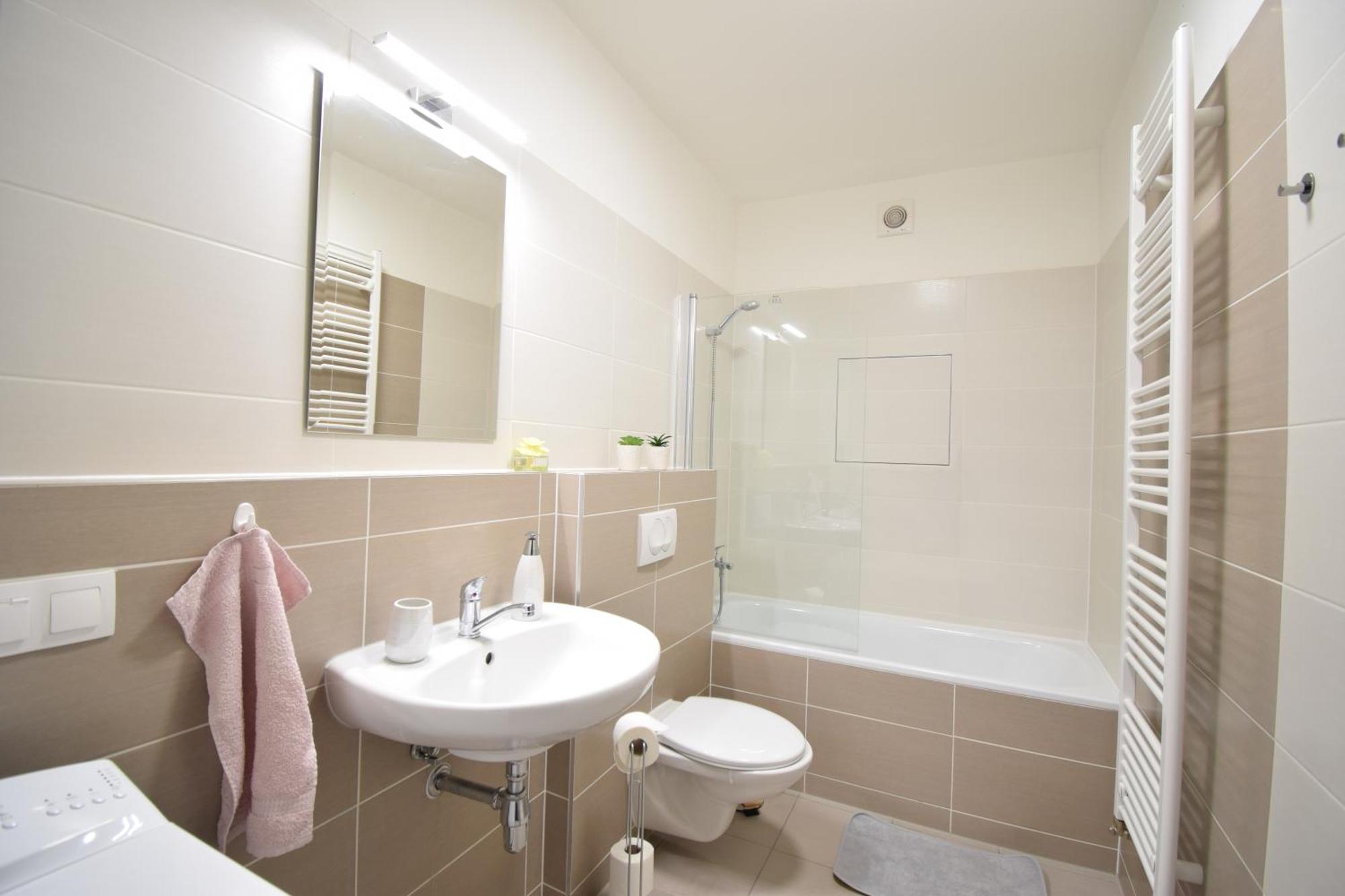 Apartman Zlatovska 22B Тренчин Екстер'єр фото