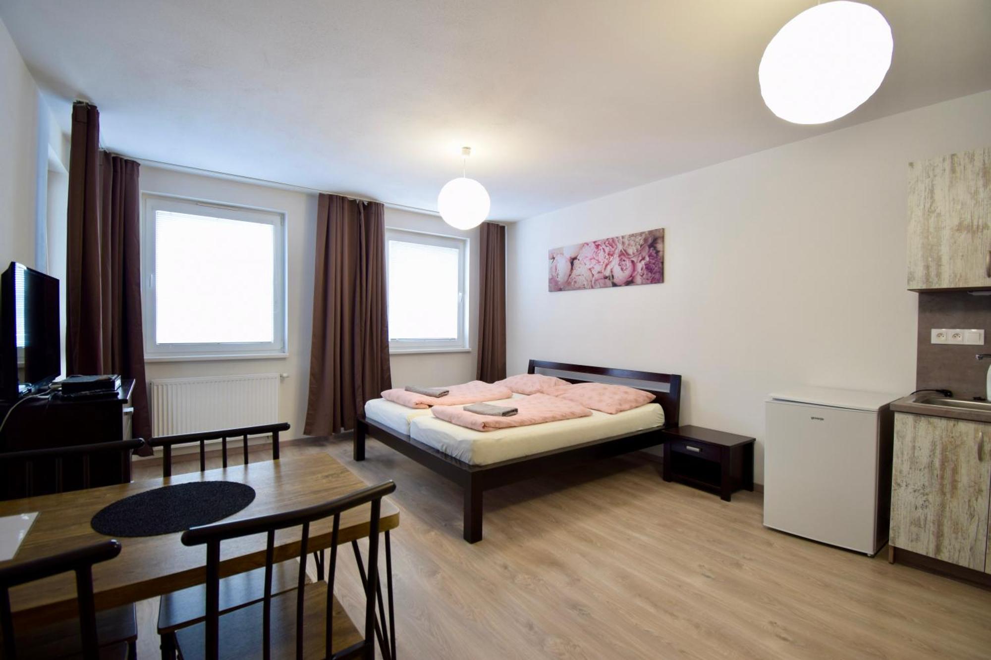 Apartman Zlatovska 22B Тренчин Екстер'єр фото