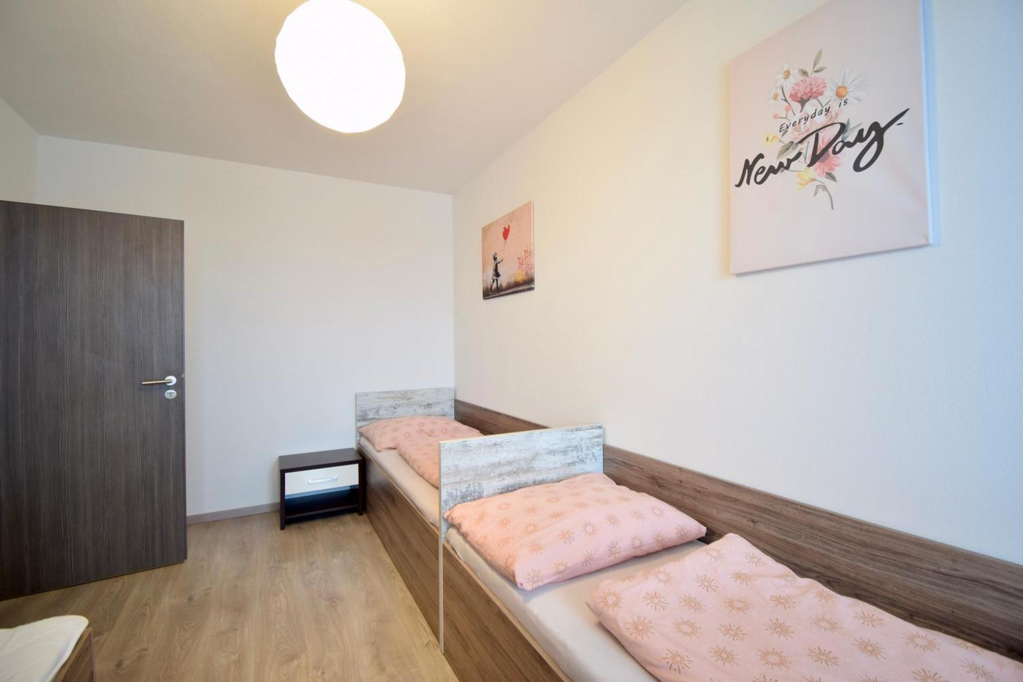 Apartman Zlatovska 22B Тренчин Екстер'єр фото