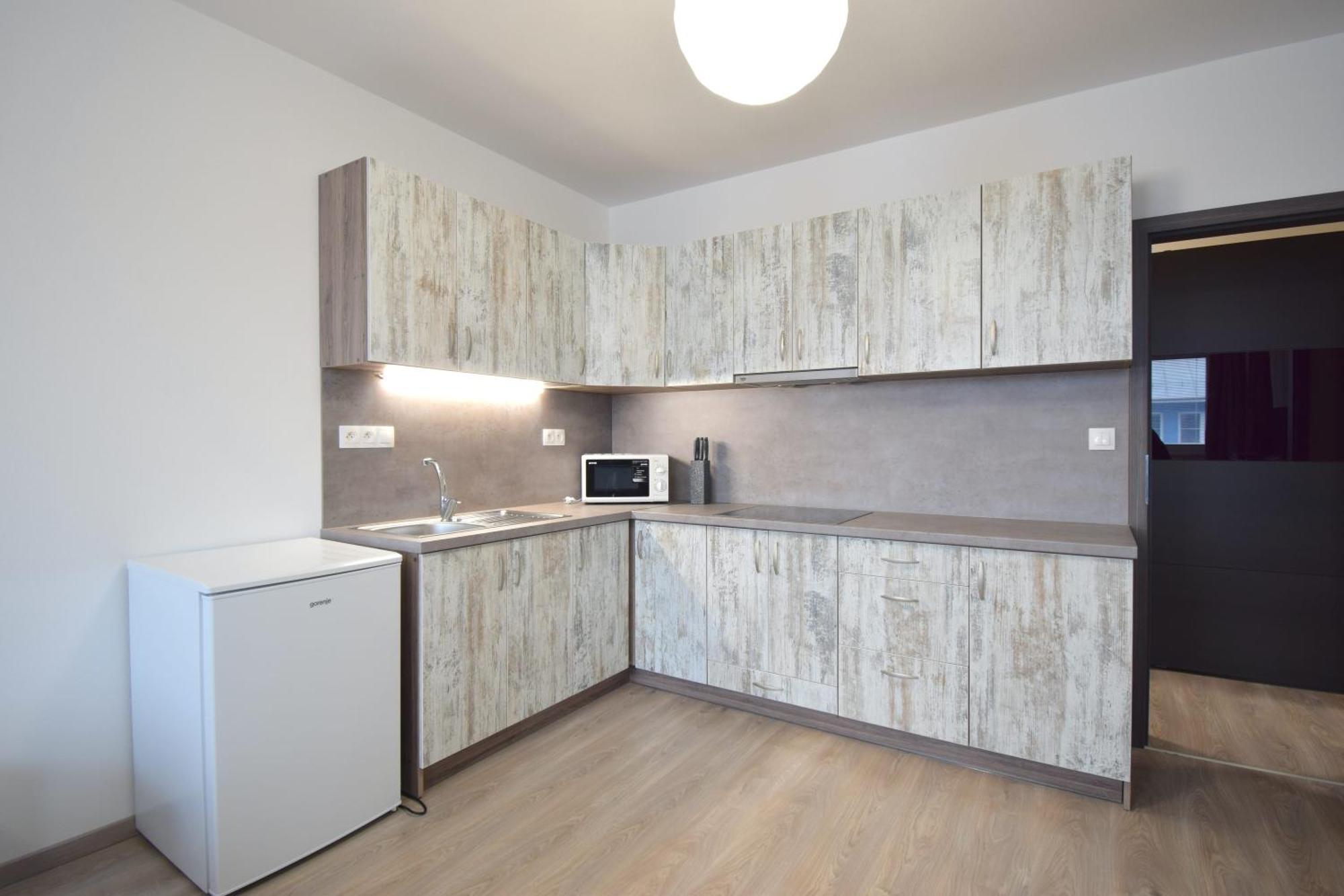Apartman Zlatovska 22B Тренчин Екстер'єр фото